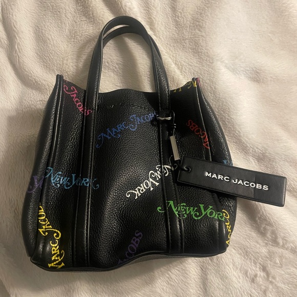 JACOBS New York Magazine® x Marc Jacobs The Mini Tag Leather Tote - Picture 6 of 6